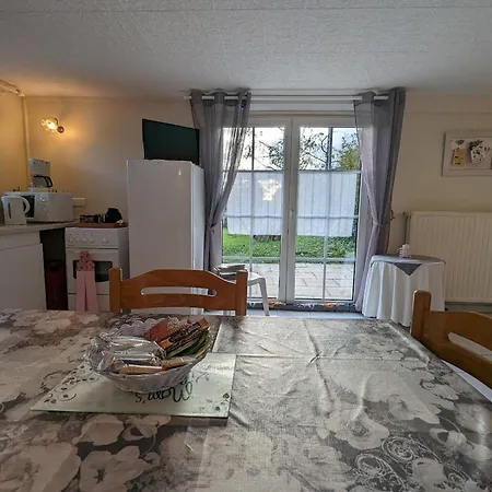 Ensoleille Ideal Pour Couples - Proche D'epinal Avec Terrasse Et Wifi - Fr-1-589-613 * Sercoeur