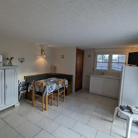 Ensoleille Ideal Pour Couples - Proche D'epinal Avec Terrasse Et Wifi - Fr-1-589-613 Gospodarstwo wiejskie *